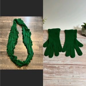 New York & Company Infinity Scarf & Gloves NWT